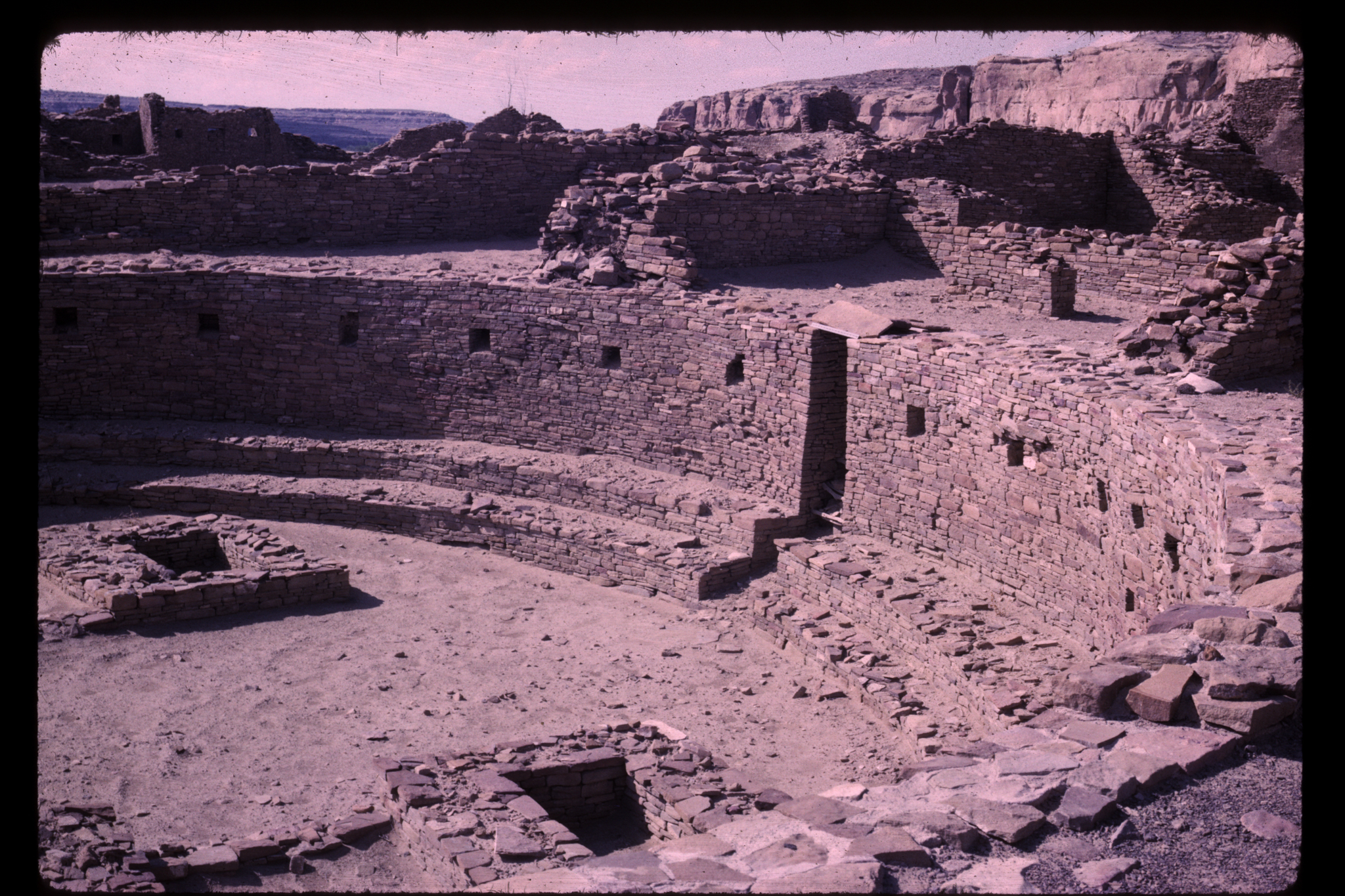 great_kiva_pueblo_bonito_chaco_canyon.jpg