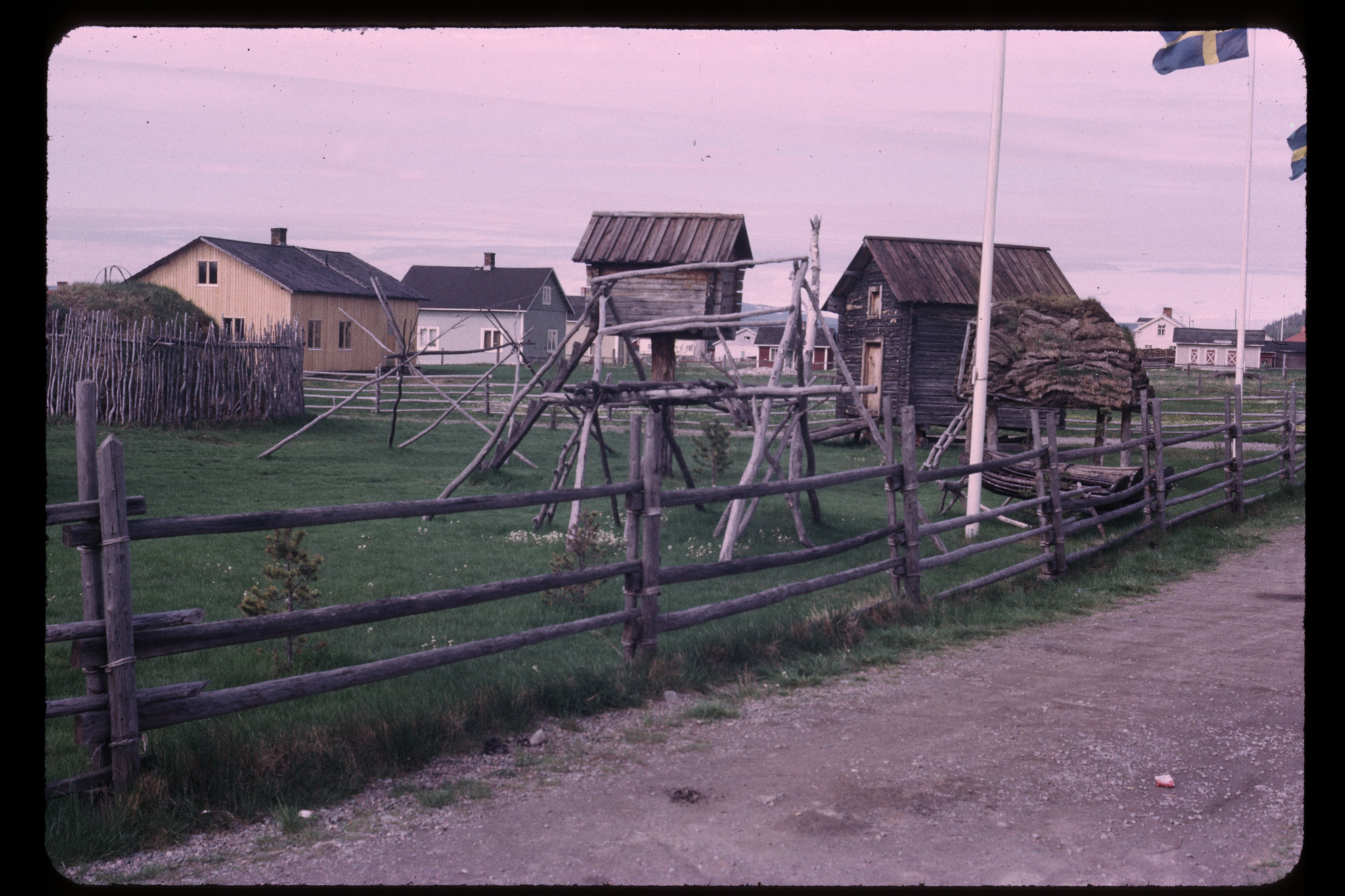 lap_village_exhibition_jukkansukevi.jpg